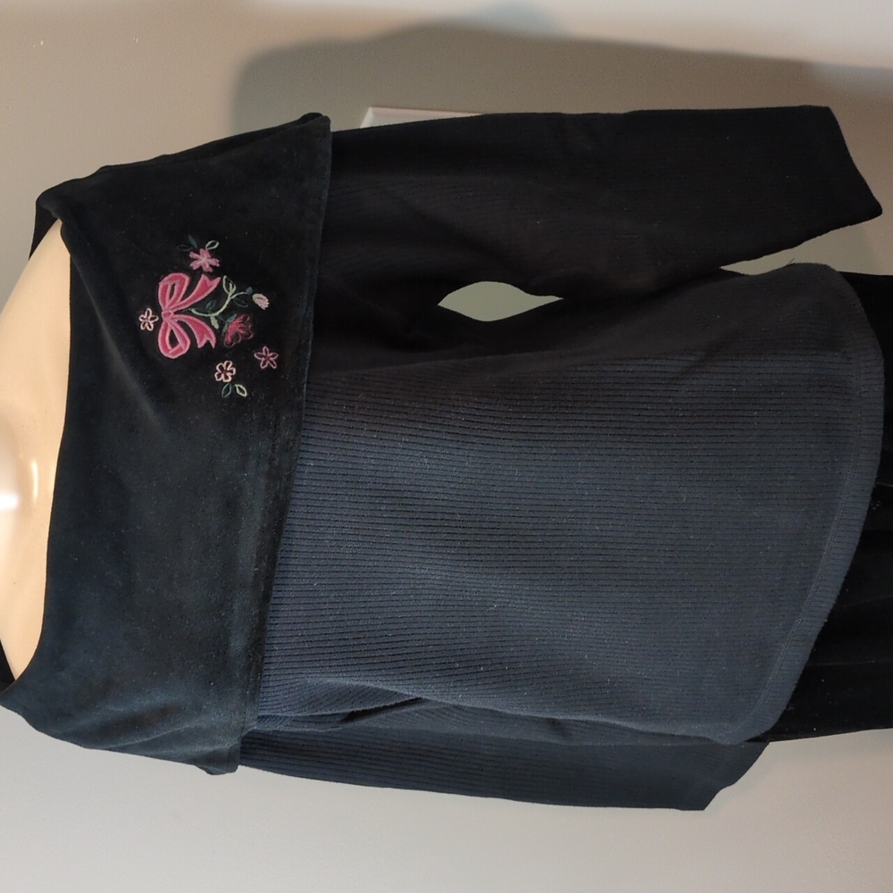 Erika Collection Black Velour Cowl Neck Embroidered Detail Ribbed Top Medium Vtg